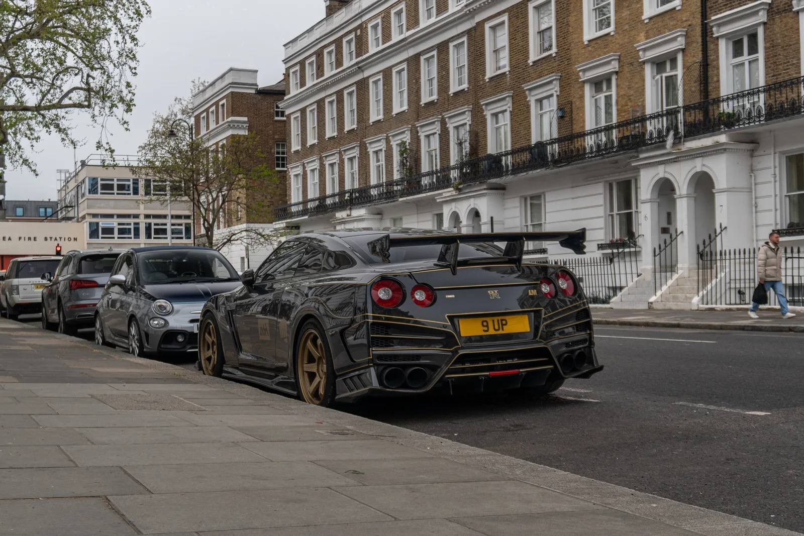 Nissan GT-R R35 · Entorno Urbano Residencial · Londres · Church Studio