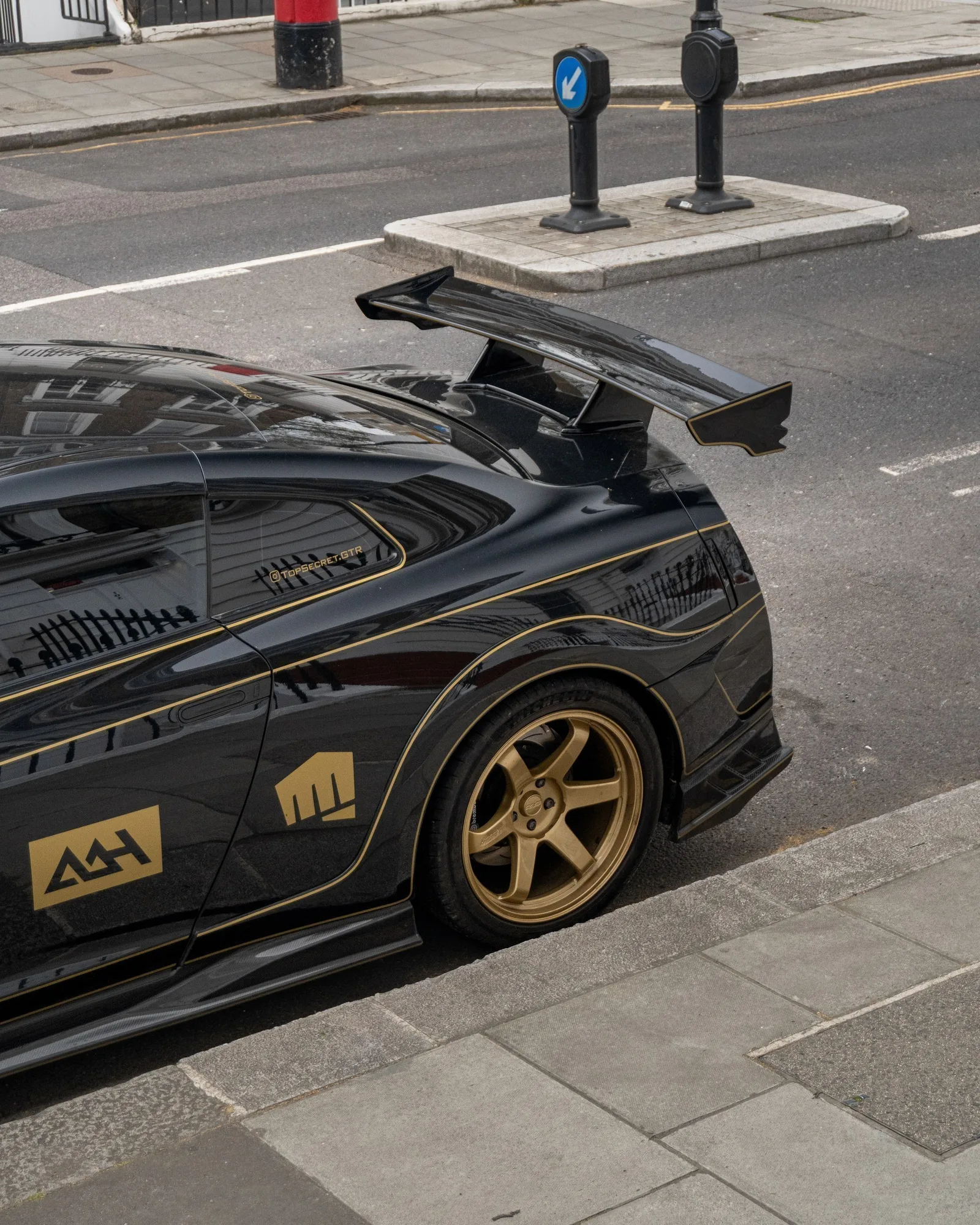 Nissan GT-R R35 · Entorno Urbano Residencial · Londres · Church Studio