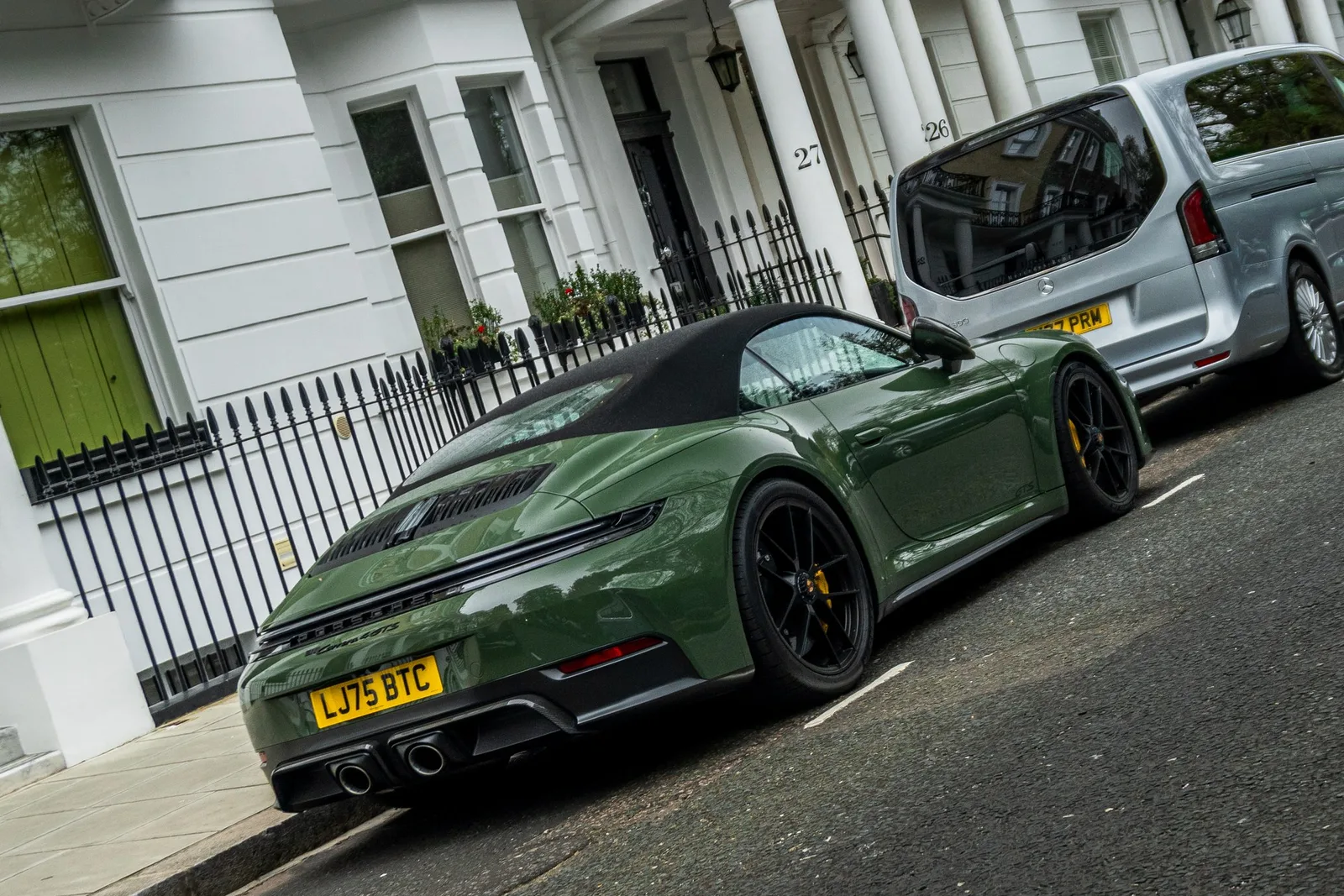 Porsche 911 GTS Cabriolet 6