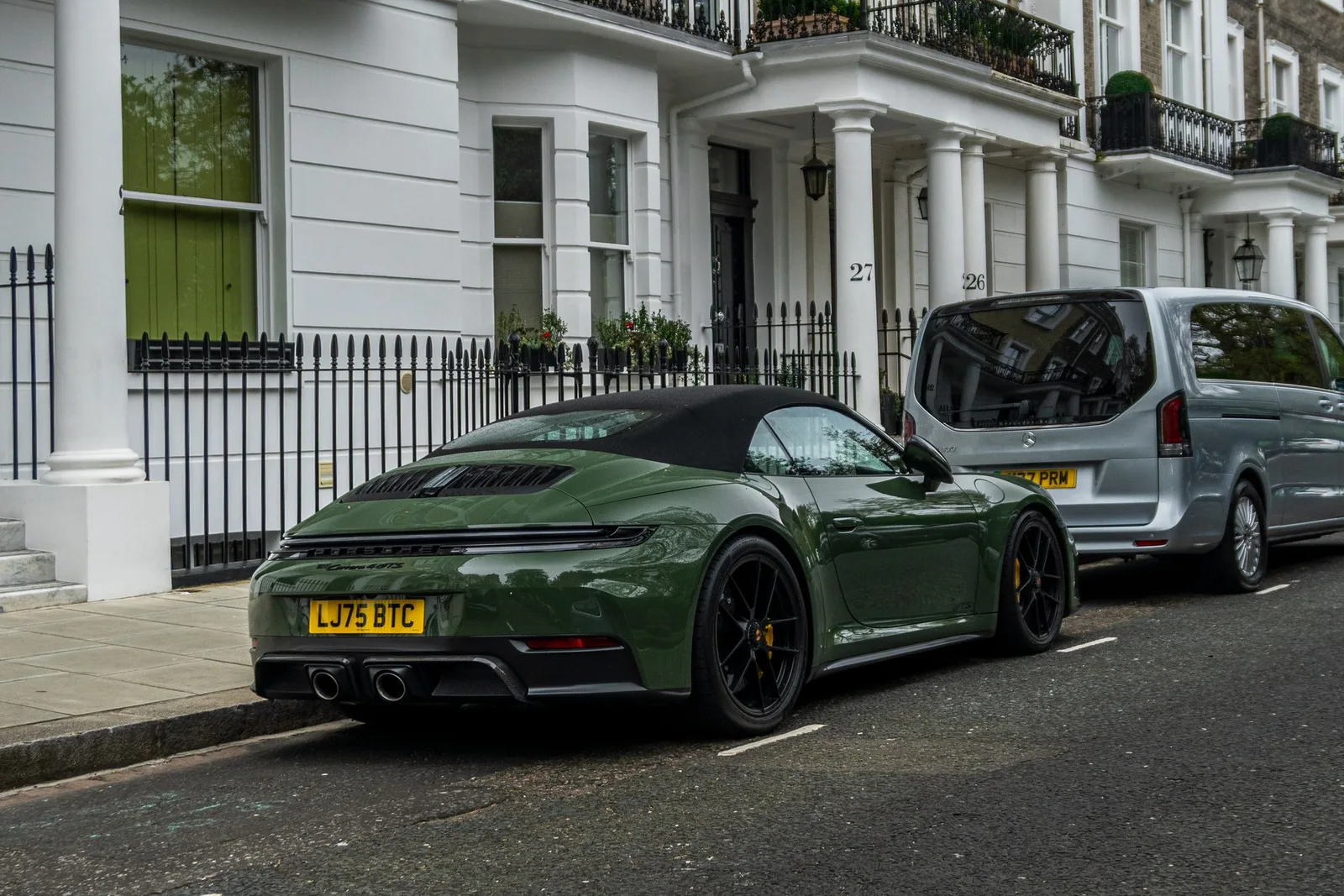 Porsche 911 GTS Cabriolet 5