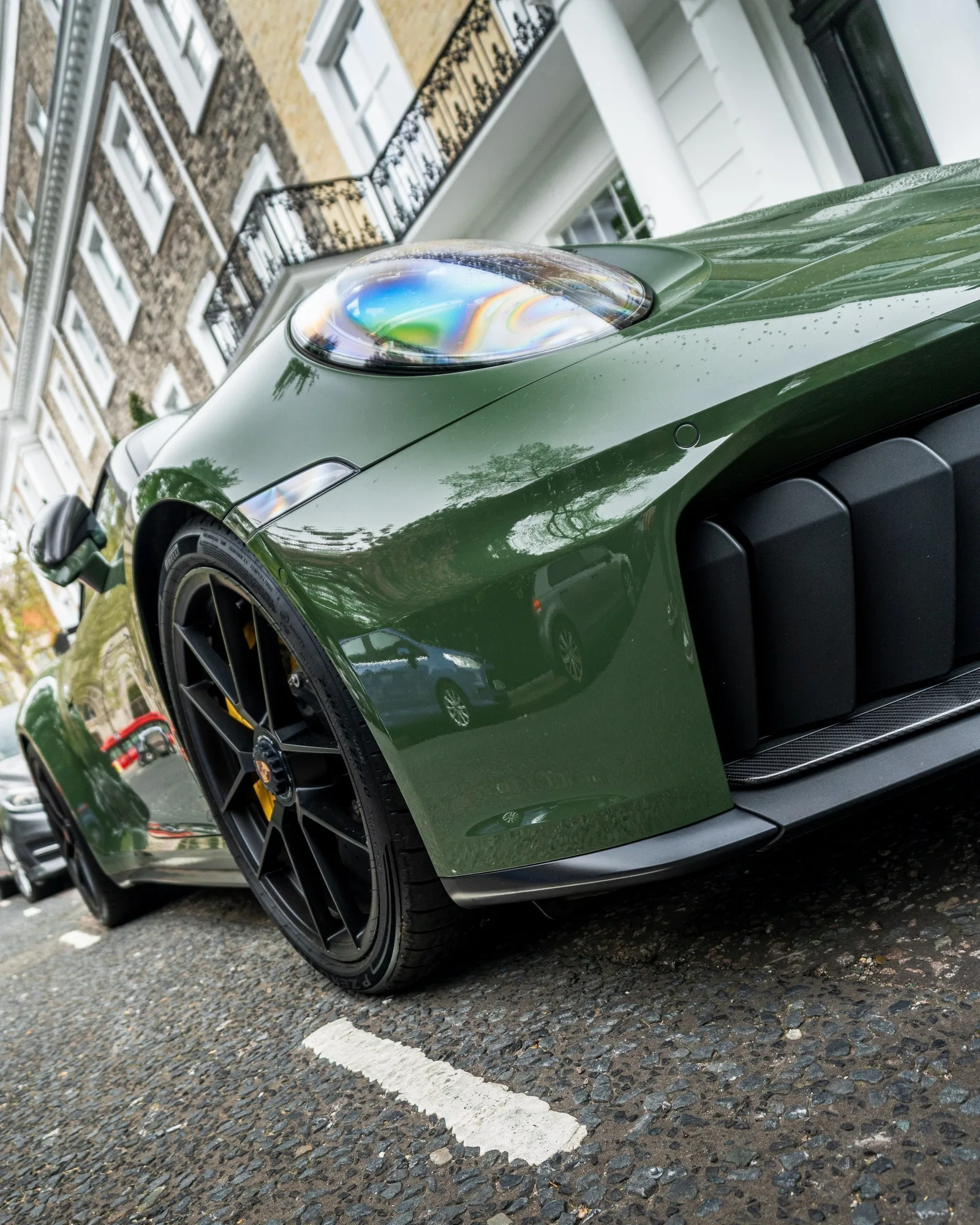 Porsche 911 GTS Cabriolet · Entorno urbano Residencial · Londres · Church Studio