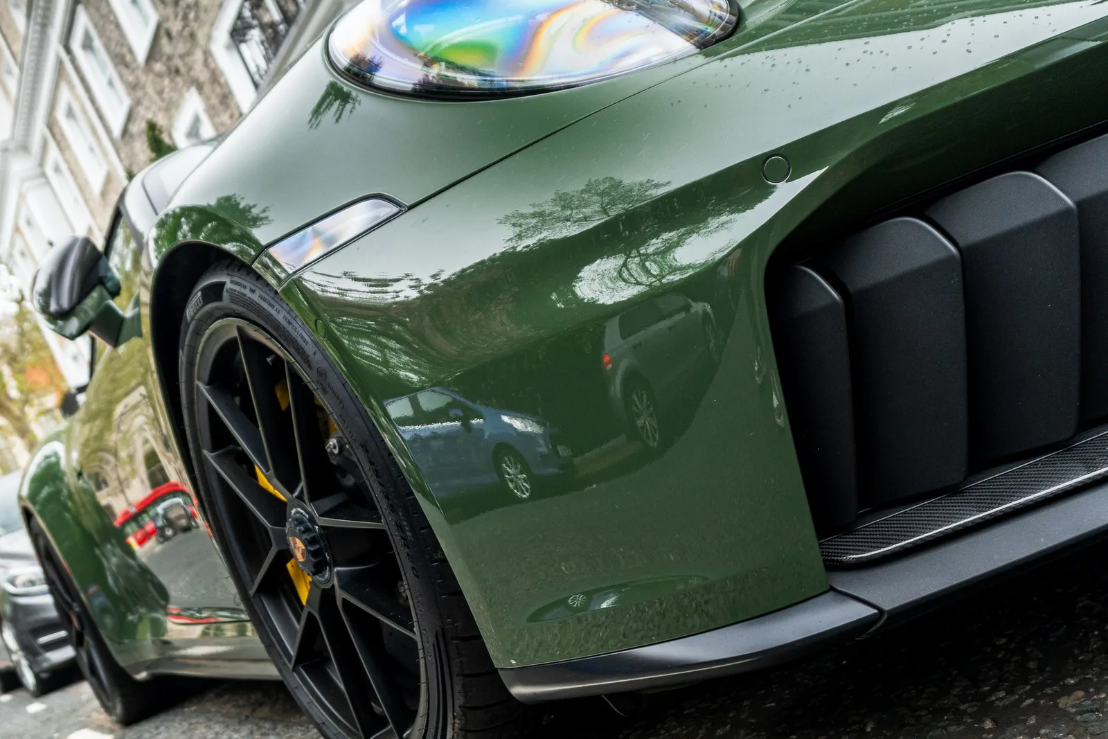 Porsche 911 GTS Cabriolet 3