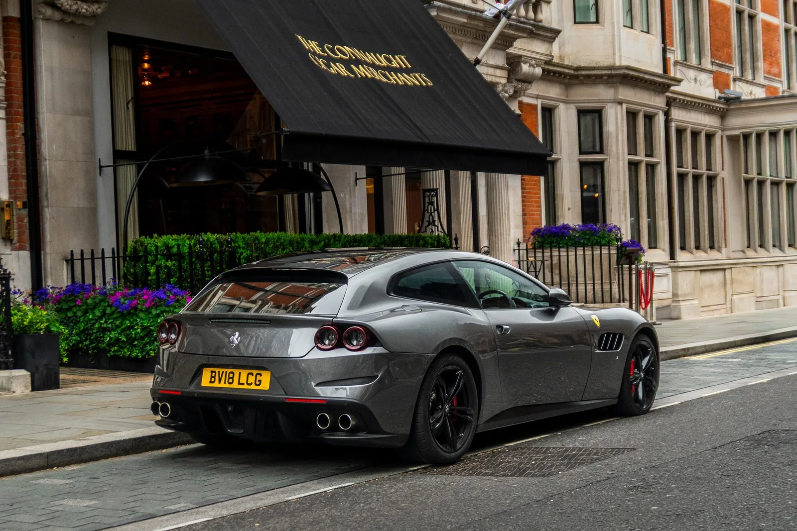 Ferrari GTC4 Lusso 2