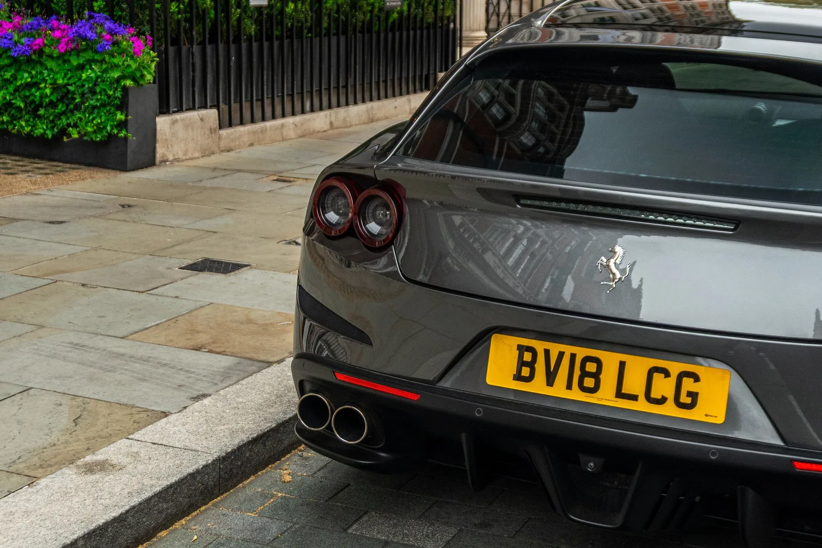 Ferrari GTC4 Lusso 6