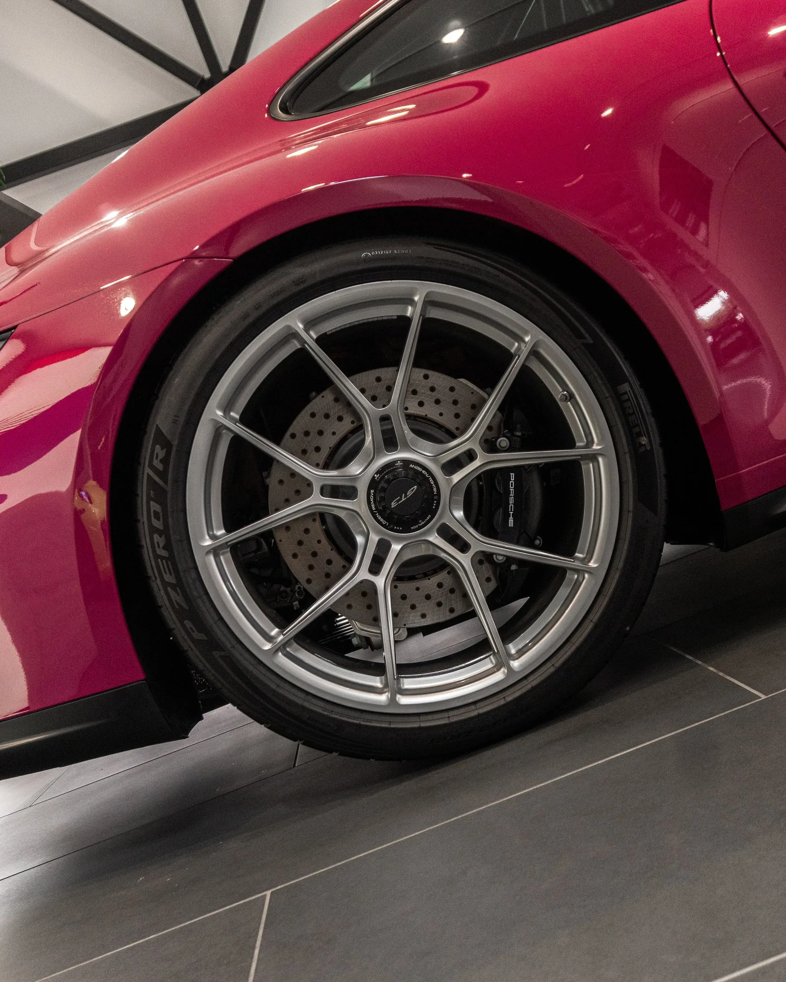 Porsche GT3 · Biarritz · Concesionario Porsche · Biarritz, Francia · Church Studio